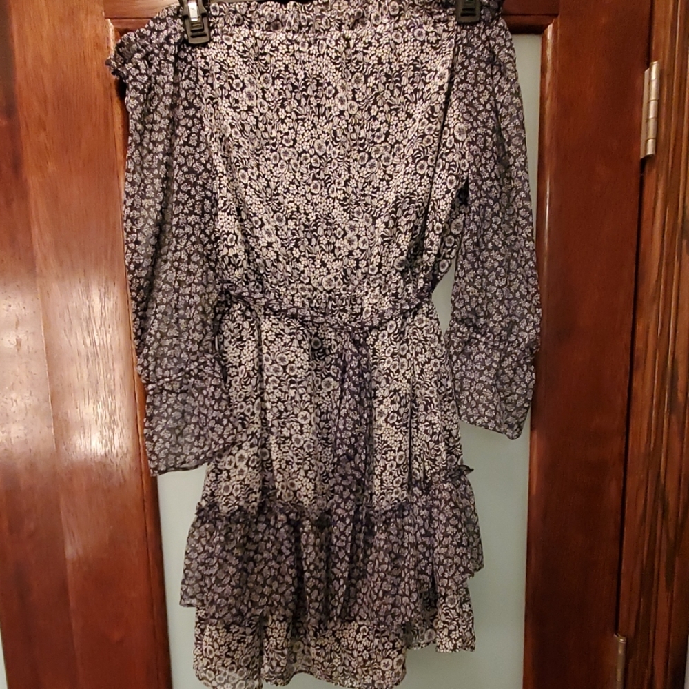 Loft Dress - Picture 2 of 6